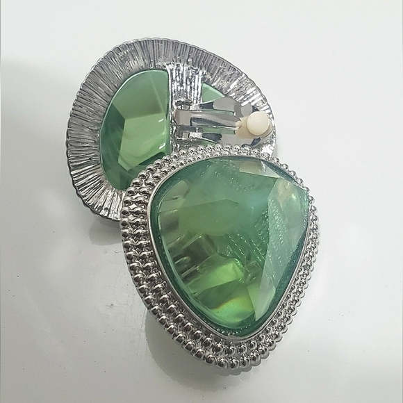Chunky Green Crystal Rock Earring With Shiny Crystals Stones Trim. 🌴 - Picture 1 of 4